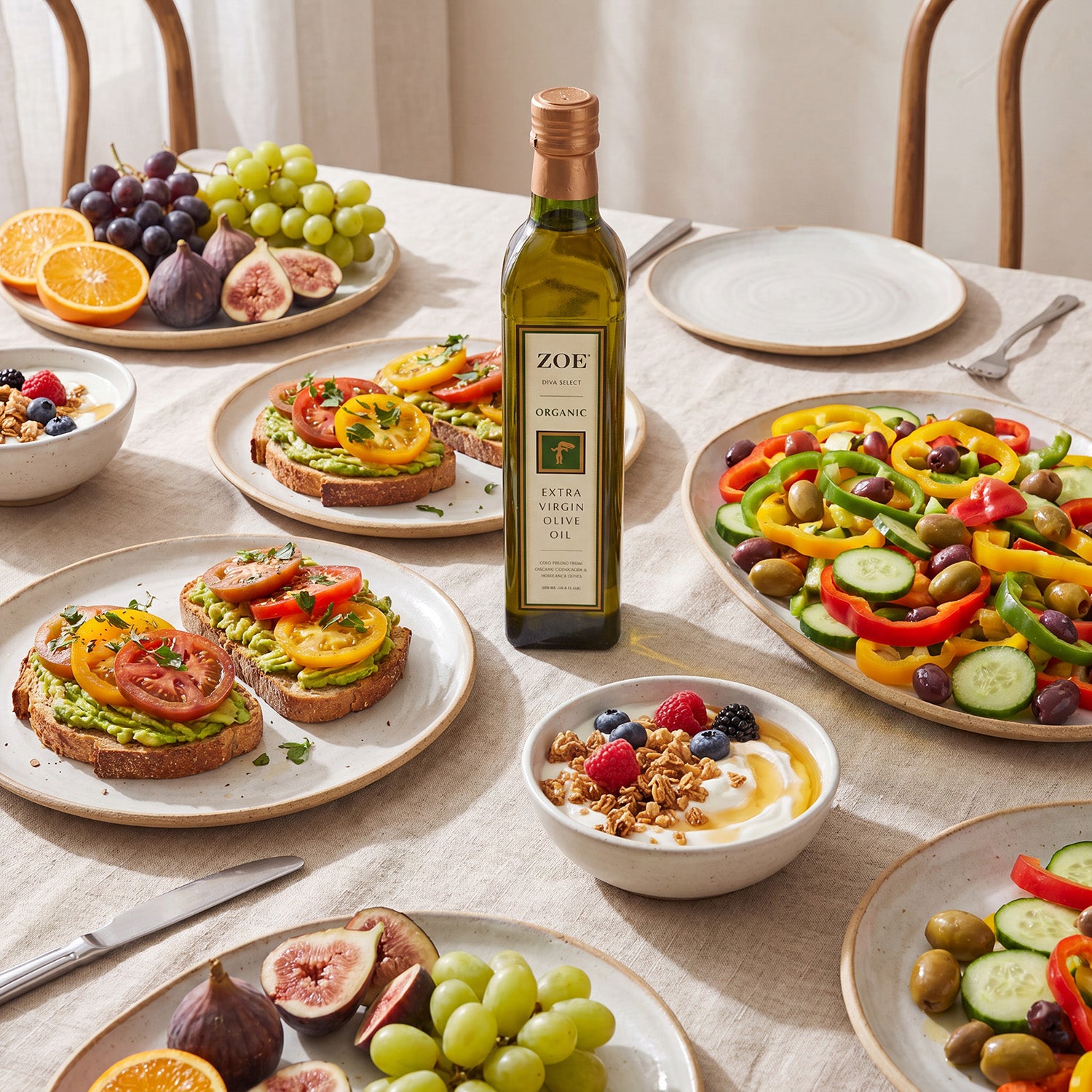 ZOE Diva Select Greek EVOO 750ml bottle, lifestyle shot